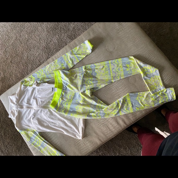 Nike pro dry fit half zip top - Picture 2 of 2